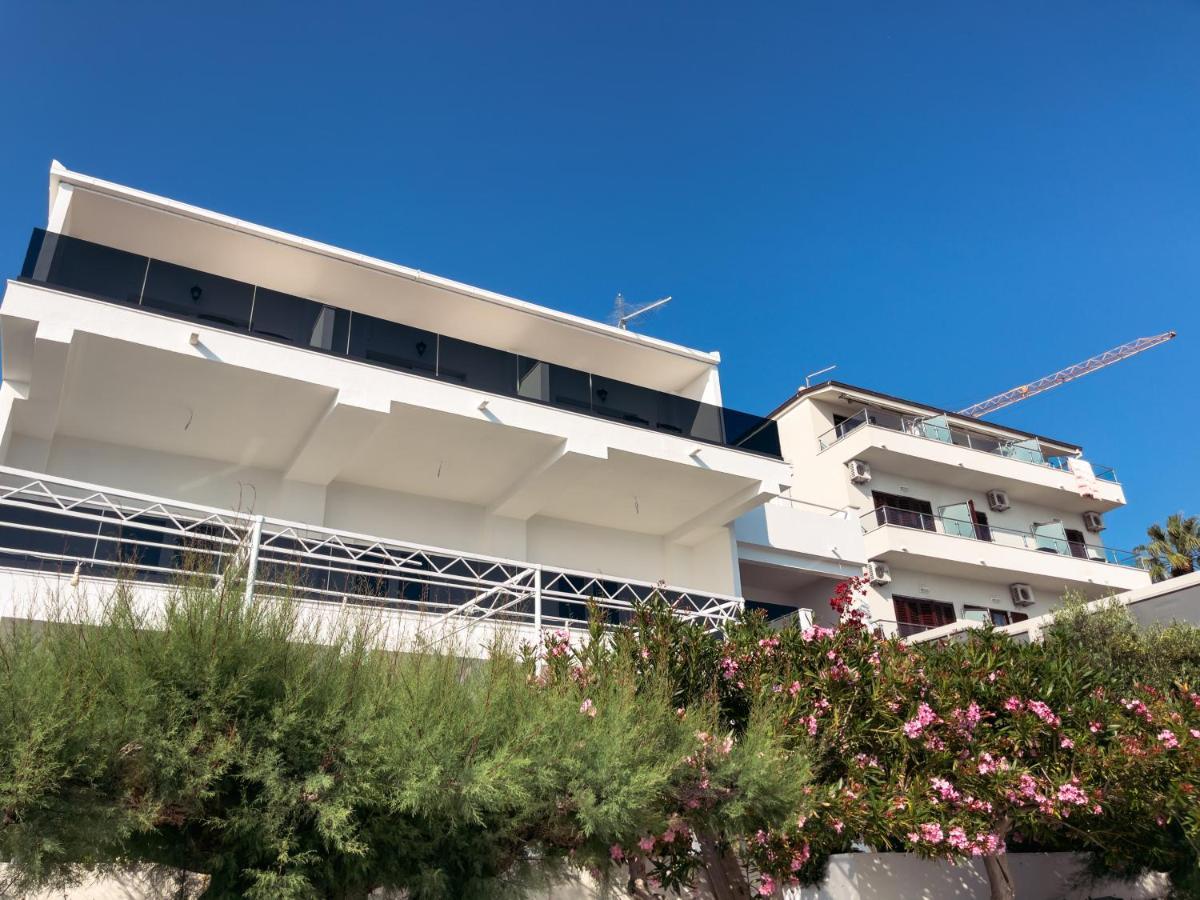 Apartments Goro Podstrana Ngoại thất bức ảnh